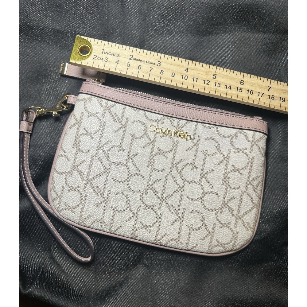 Calvin Klein Monogram Wristlet Wallet Pouch Blush Pink Cream Gold Zip Y2K Chic